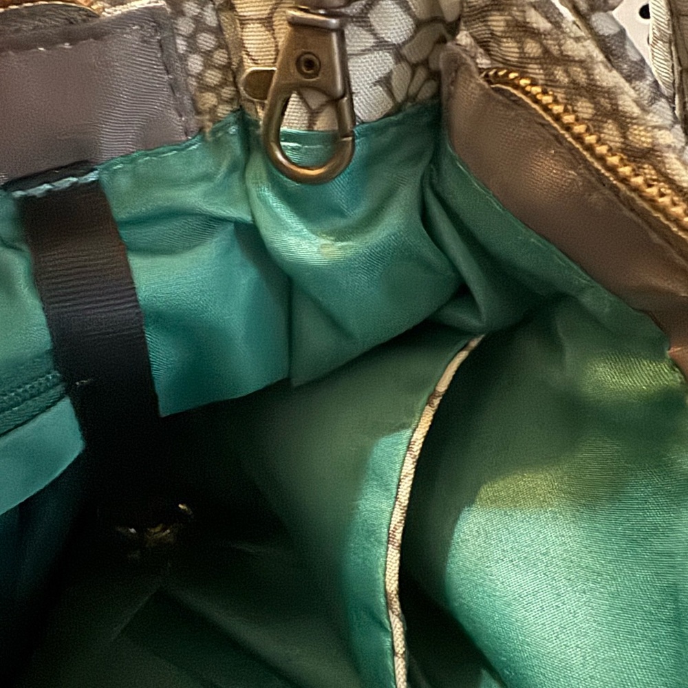 Travelon purse in snakeskin print - Picture 4 of 8